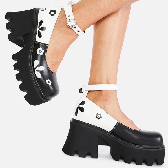 Hot Topic Shoes - platform mary jane flower black and white emo goth pink girly floral women’s
